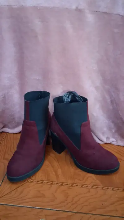 Botas negras con plataforma - miniatura 4