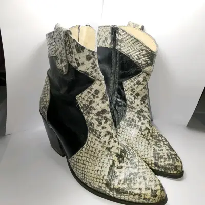 Botines de cuero estilo serpiente - miniatura 1