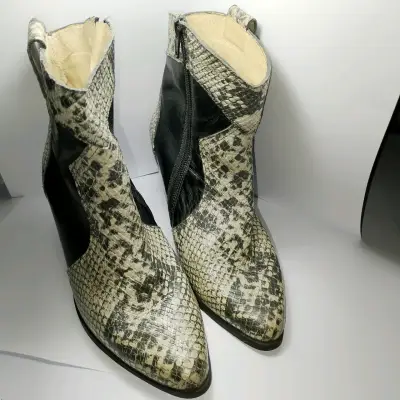 Botines de cuero estilo serpiente - miniatura 2