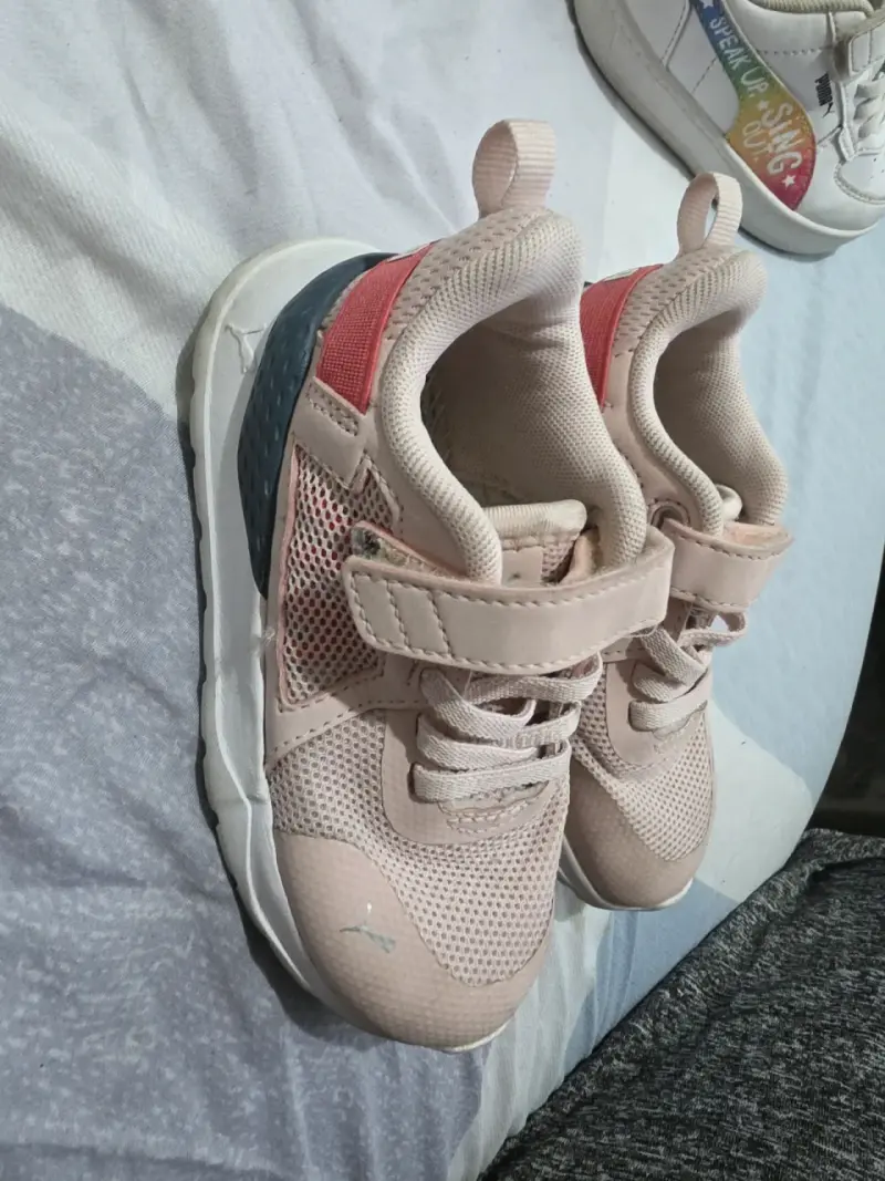Zapatillas de Niña talla 24 - 1