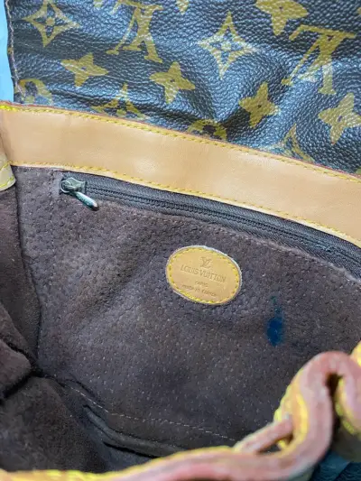 Mochila estilo monograma marrón - miniatura 3