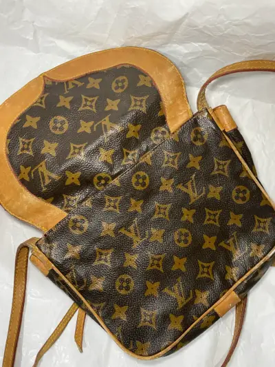 Mochila estilo monograma marrón - miniatura 4