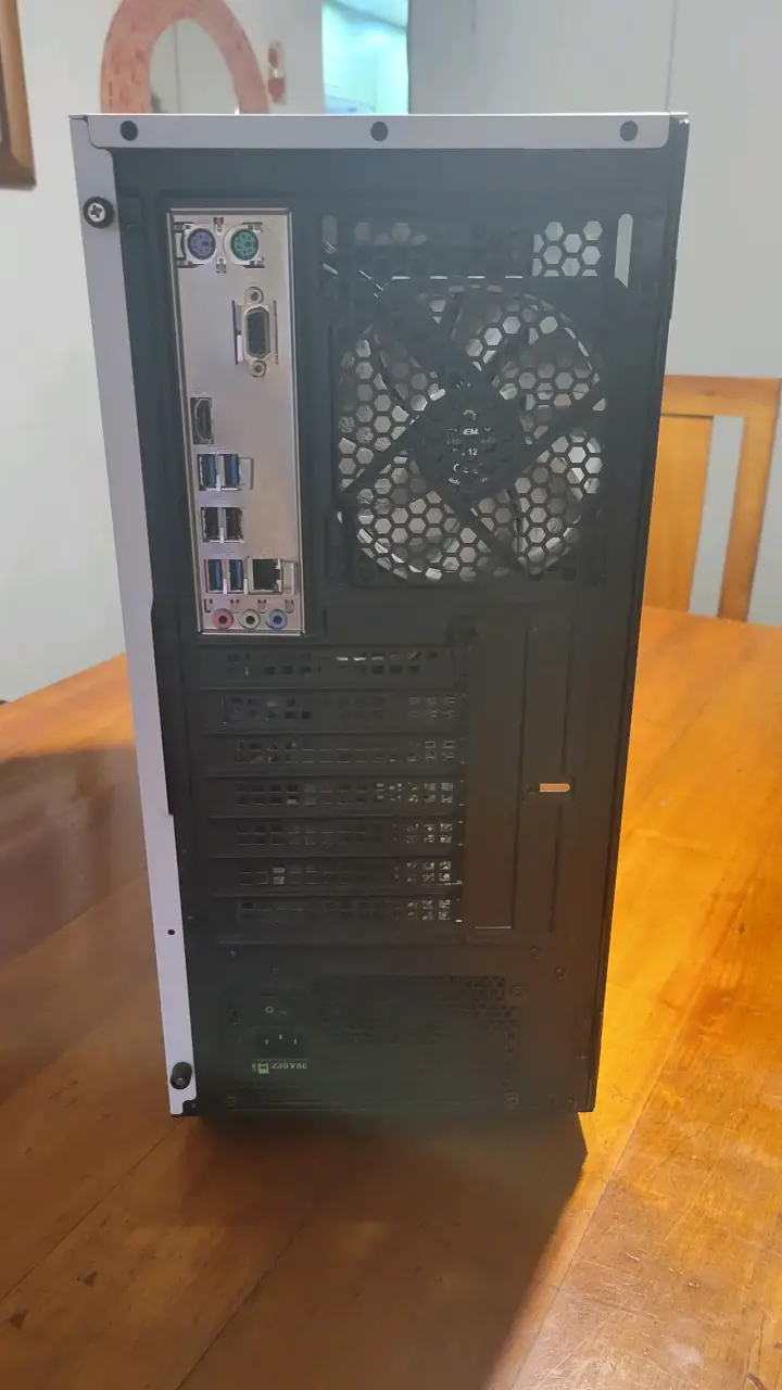 Gabinete Gamemax - 2