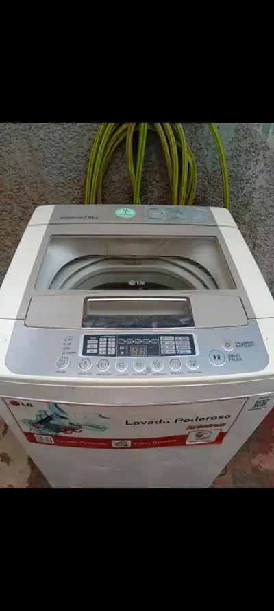Lavadora LG TurboDrum 7kg funcionando perfectament - miniatura 1