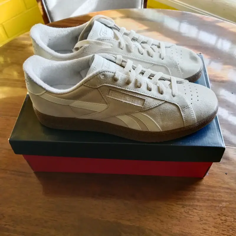 Zapatillas Reebok beige Nuevas - 1