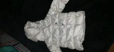 Chaqueta acolchada beige para bebé - miniatura 1