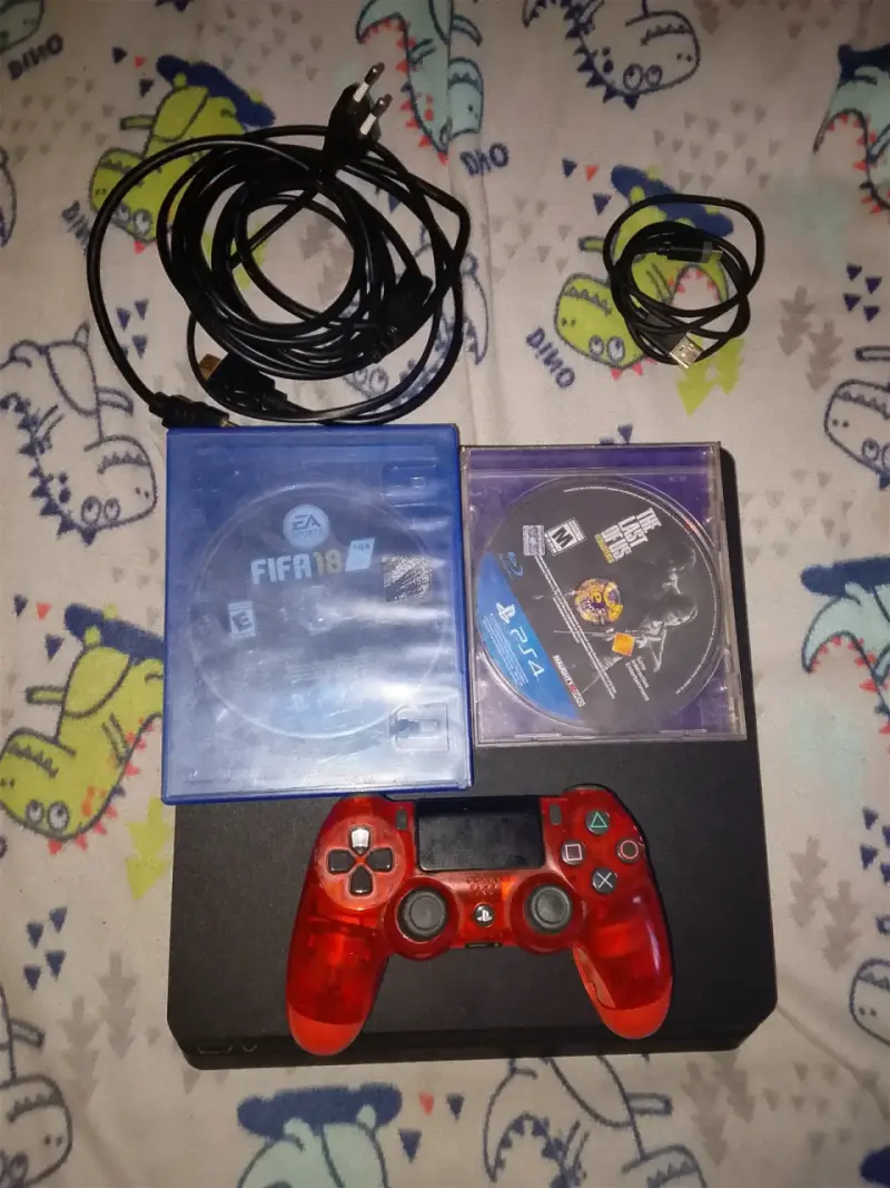 Consola PlayStation 4 con juegos - 1