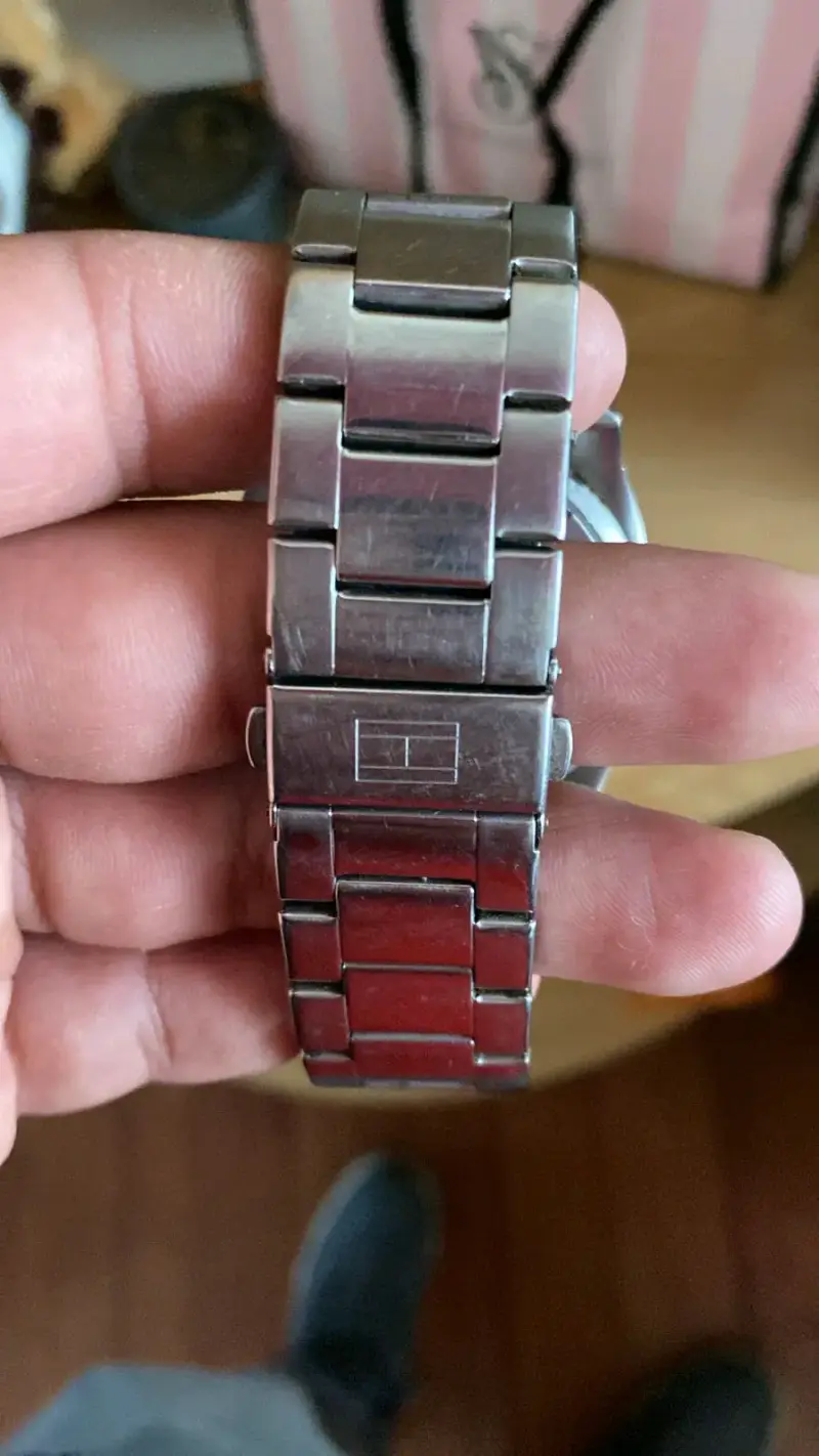 Reloj Tommy Hilfiger metálico - 2