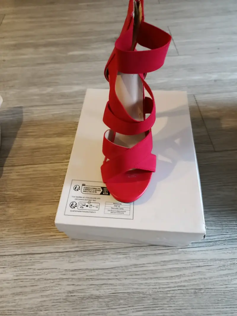 Zapato de tacón beige con transparente - 3