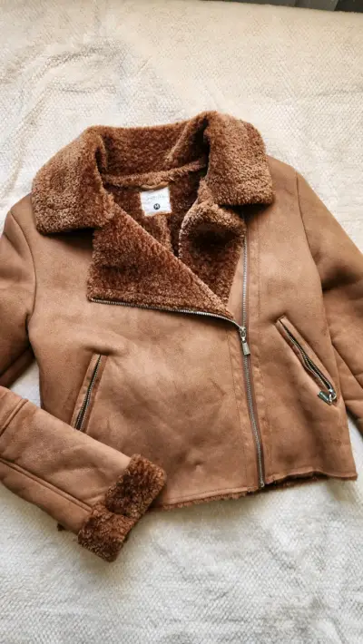 Chaqueta corta marrón con lana - miniatura 1
