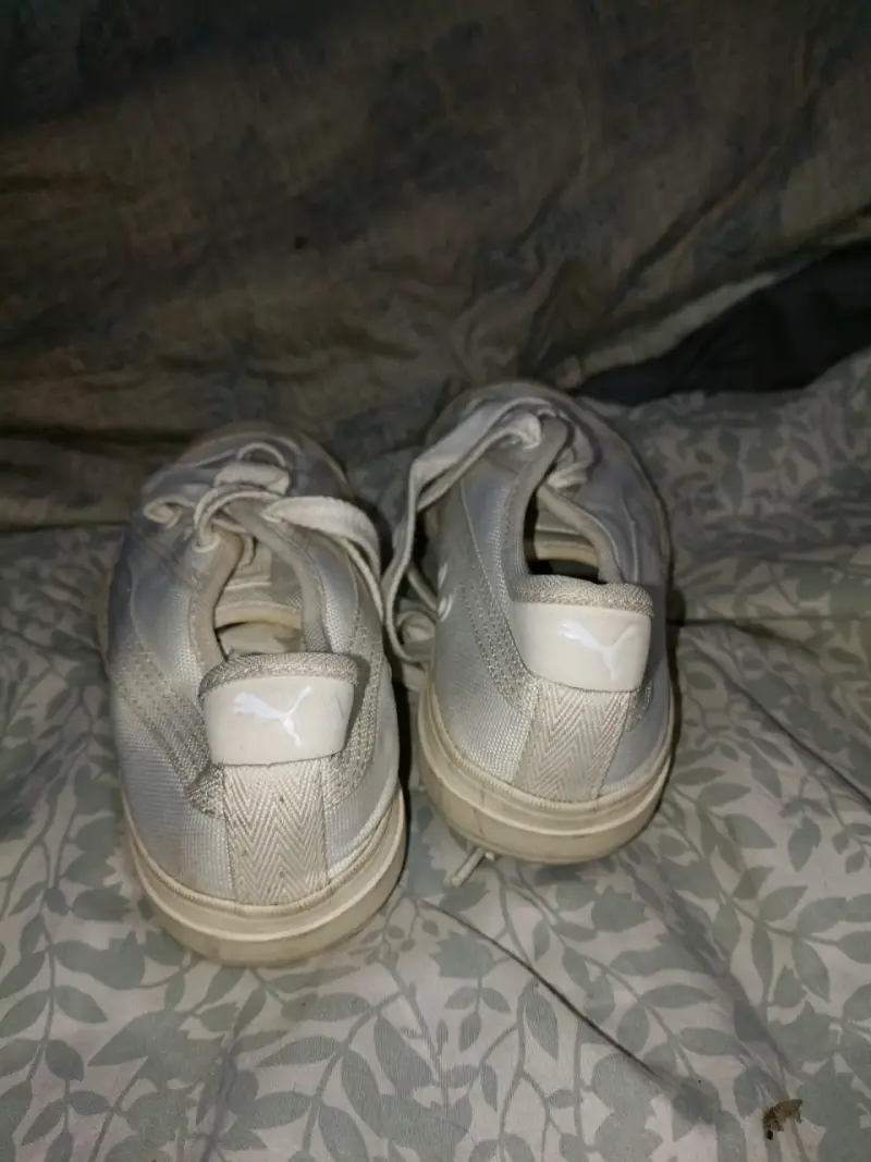 Zapatillas blancas usadas - 3