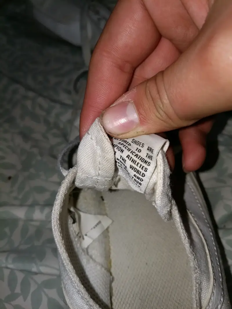 Zapatillas blancas usadas - 3