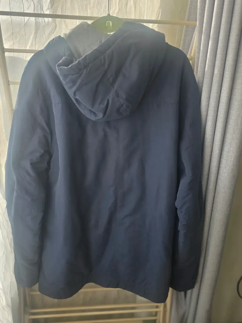 Chaqueta azul con capucha - 5