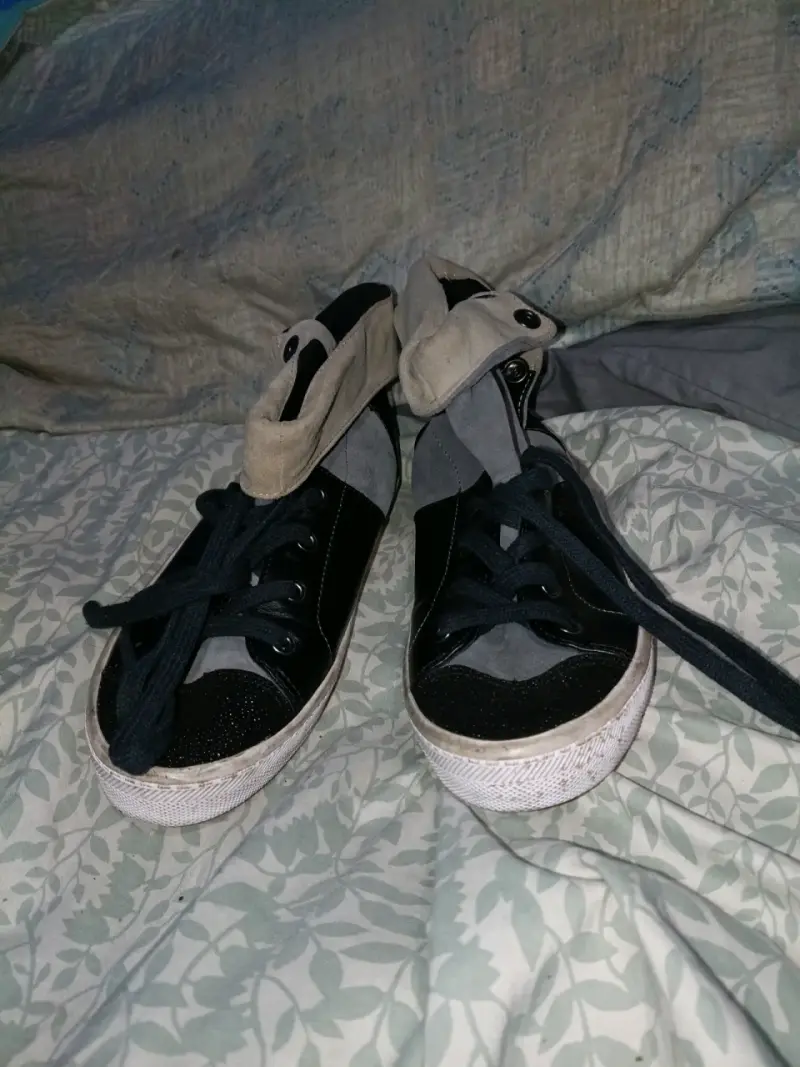 Zapatillas altas negras y grises - 1