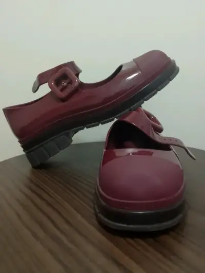 Zapatos MELISSA JUNE BORGOÑA USADOS - miniatura 1