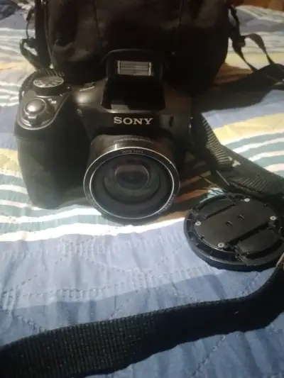 Cámara Sony modelo semiprofecional - miniatura 2