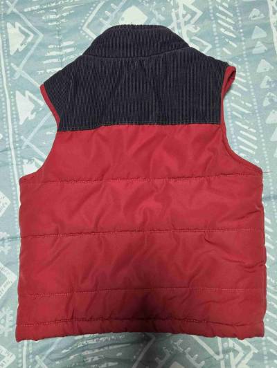 Chaqueta Carter's acolchado rojo sin mangas - miniatura 2