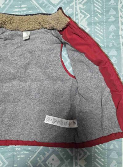 Chaqueta Carter's acolchado rojo sin mangas - miniatura 3