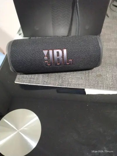 Parlante JBL portátil negro - miniatura 1