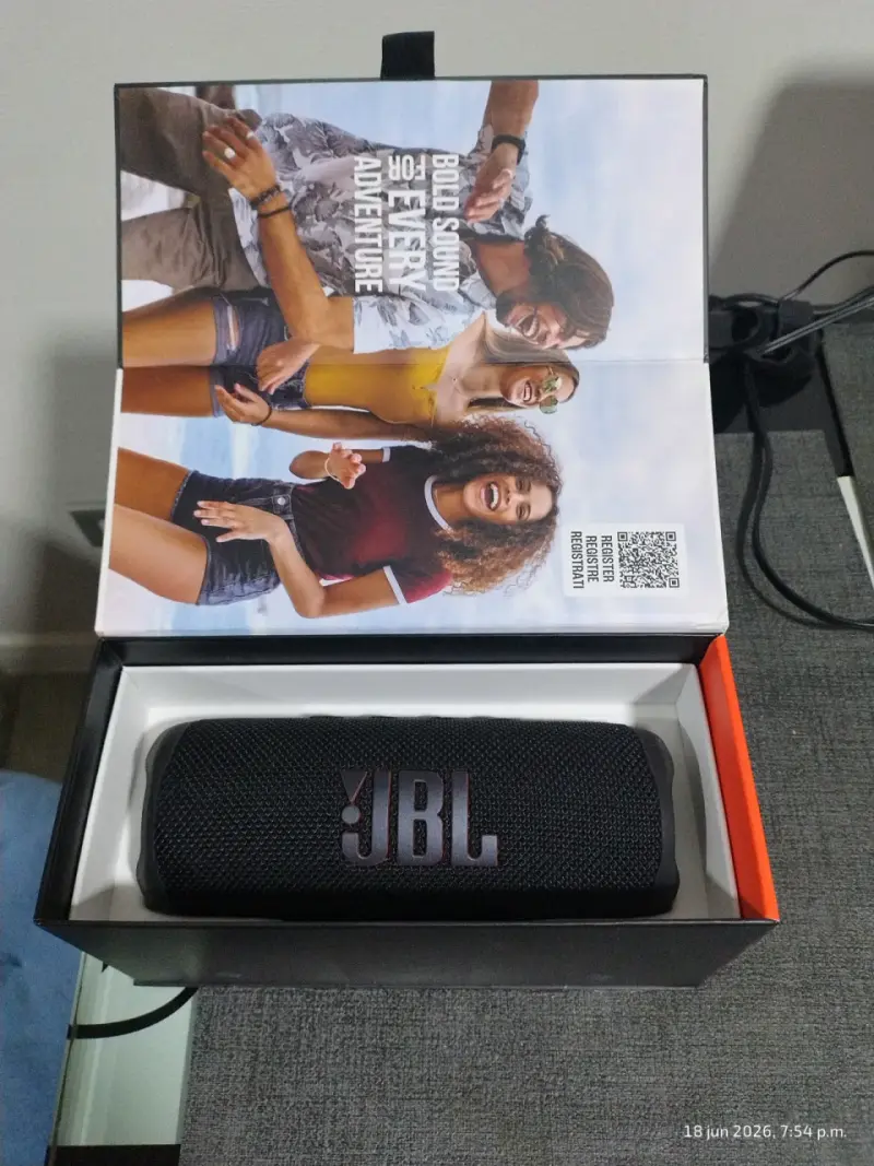 Parlante JBL portátil negro - 2