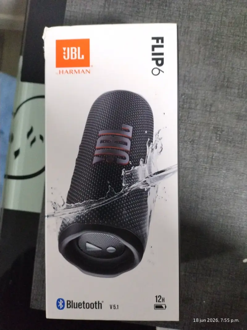 Parlante JBL portátil negro - 3