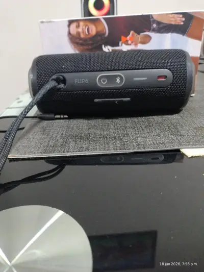 Parlante JBL portátil negro - miniatura 5
