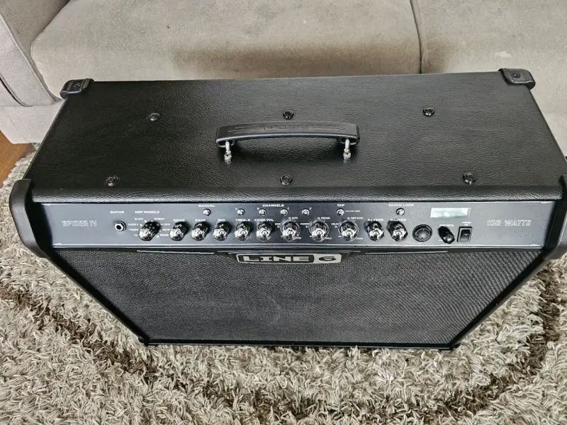 Amplificador de guitarra Line 6 Spider IV - 4