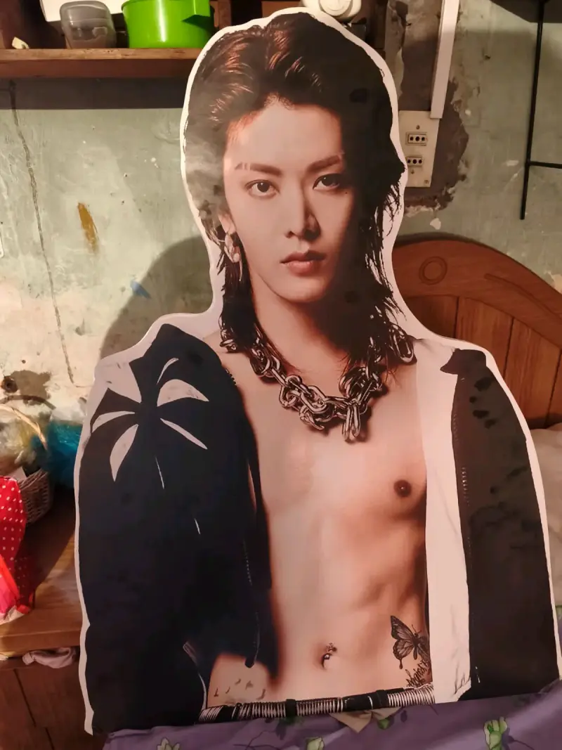 Figura de cartón de Yuta NCT - 3