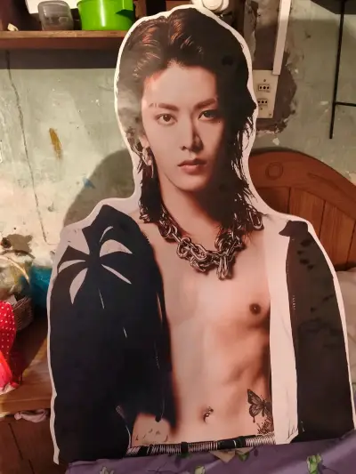 Figura de cartón de Yuta NCT - miniatura 3