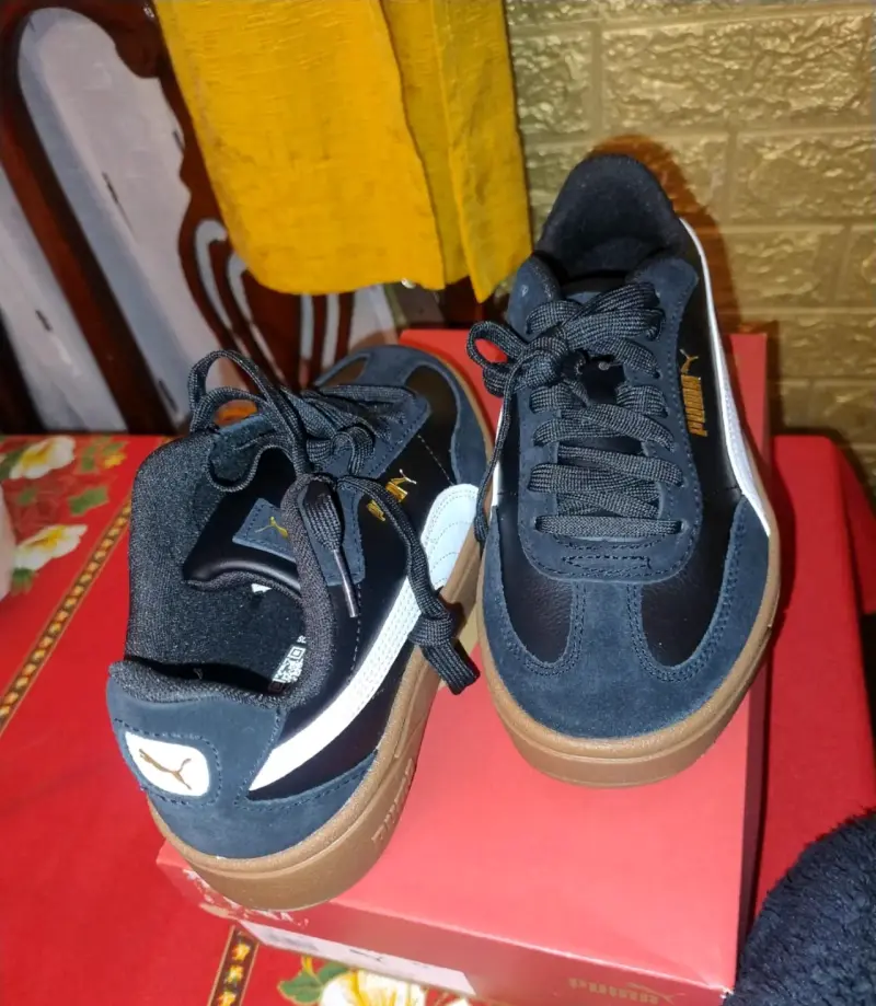 Zapatillas Puma negras y blancas - 2