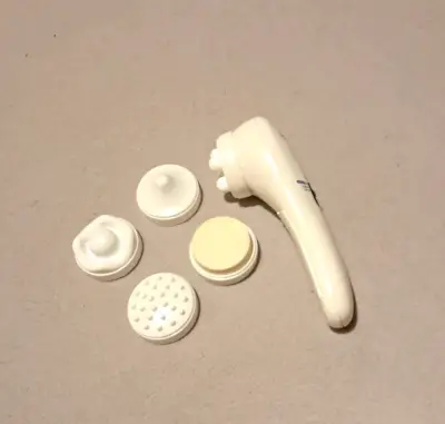 Masajeador eléctrico Petrizzio con accesorios - miniatura 2