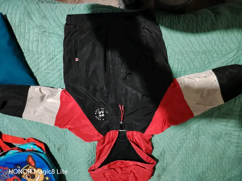 Chaqueta deportiva tricolor niño