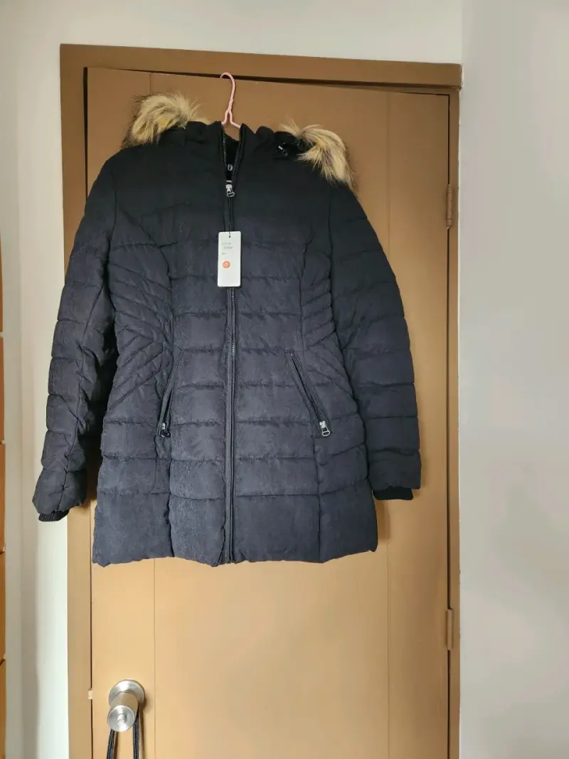 Parka negra con capucha - 1