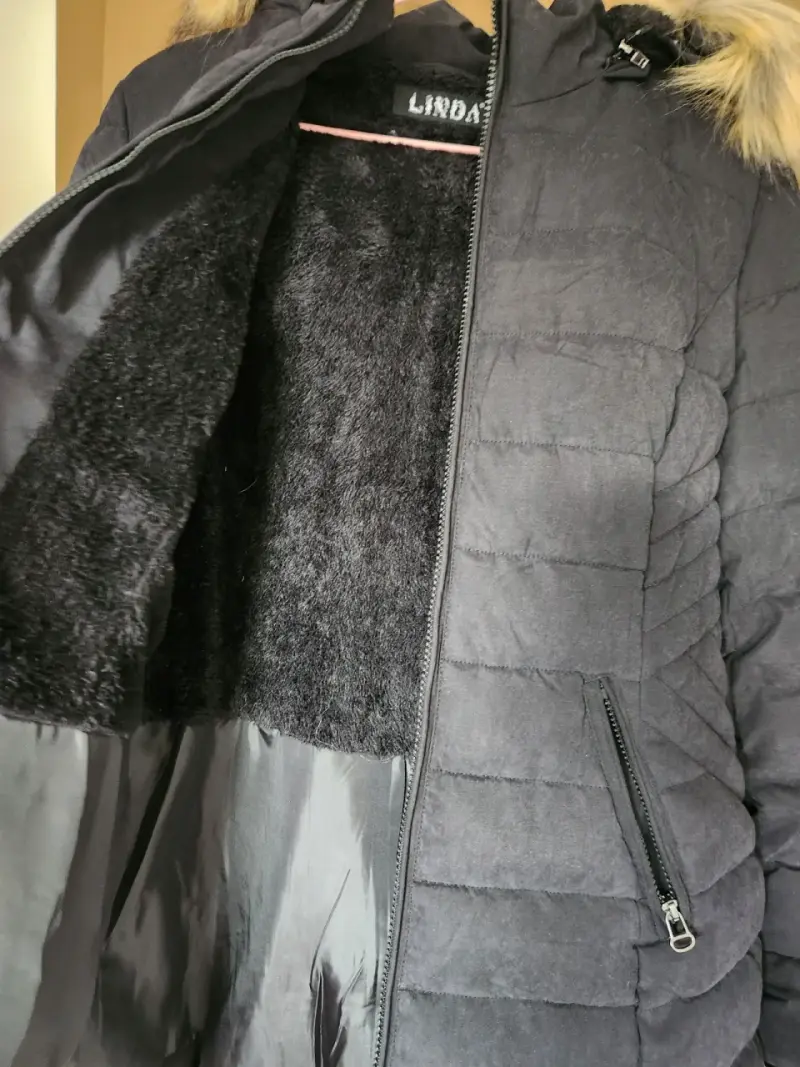 Parka negra con capucha - 2