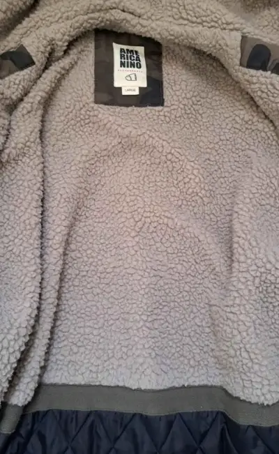Parka verde con capucha - miniatura 2
