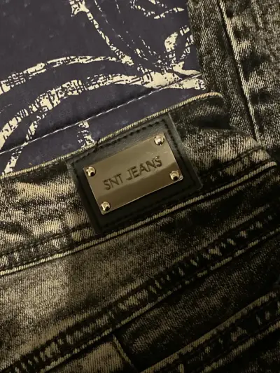 Jeans negros desgastados con roto - miniatura 3