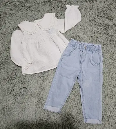 Conjunto blusa y jeans blanco y celeste - miniatura 1