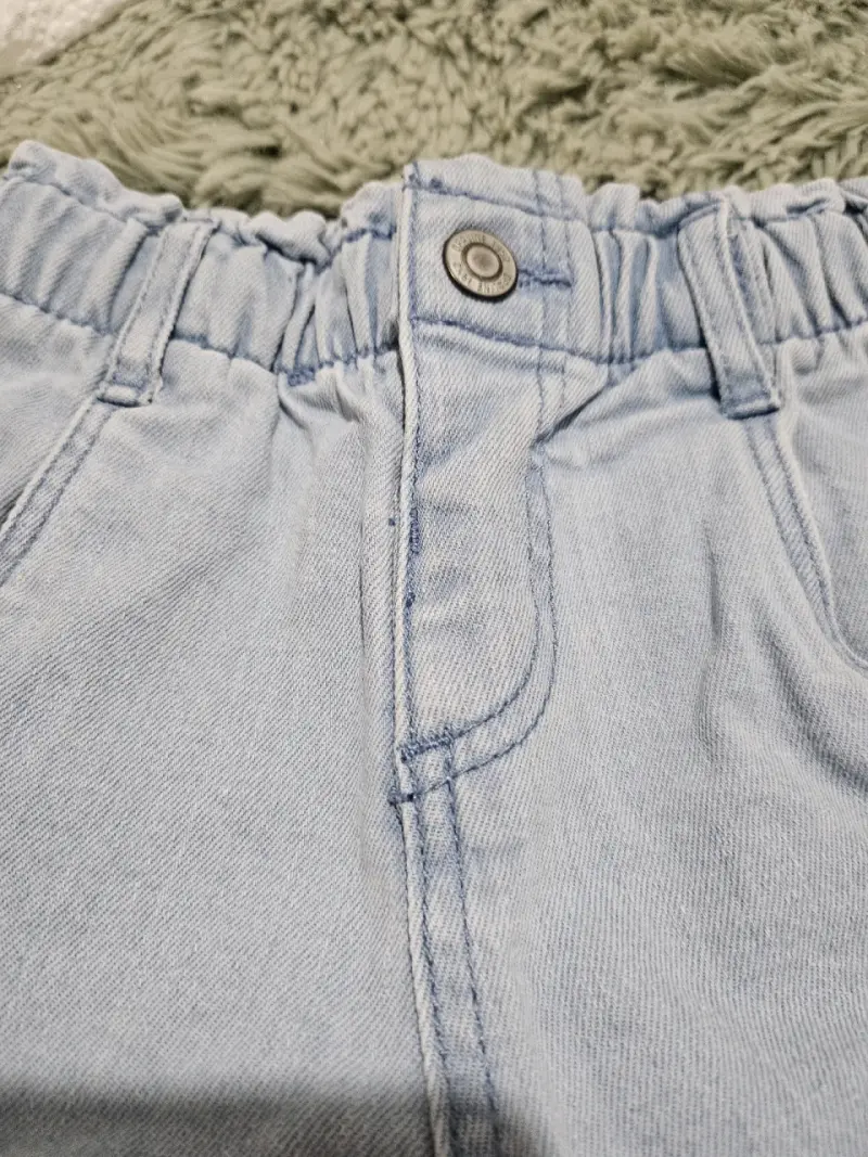 Conjunto blusa y jeans blanco y celeste - 4