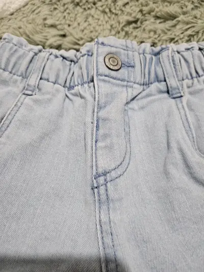 Conjunto blusa y jeans blanco y celeste - miniatura 4