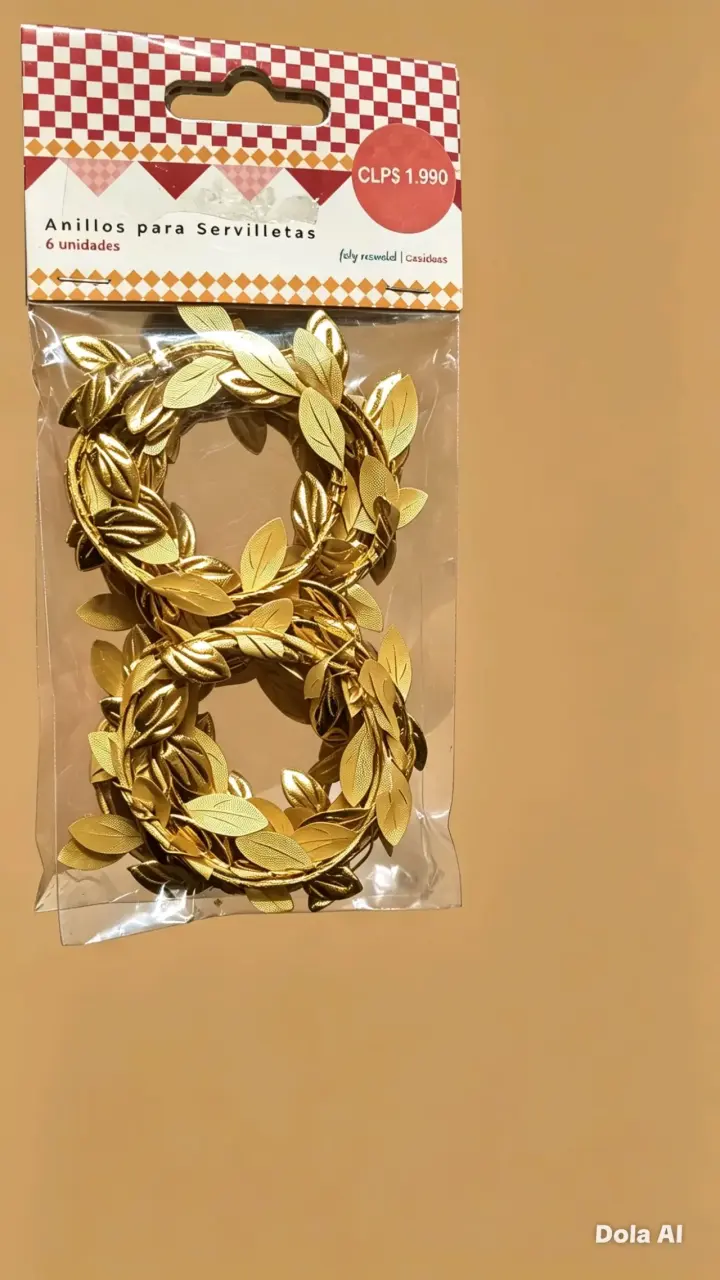 Anillos dorados para servilletas