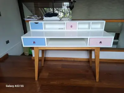 Escritorio blanco con cajones - miniatura 3