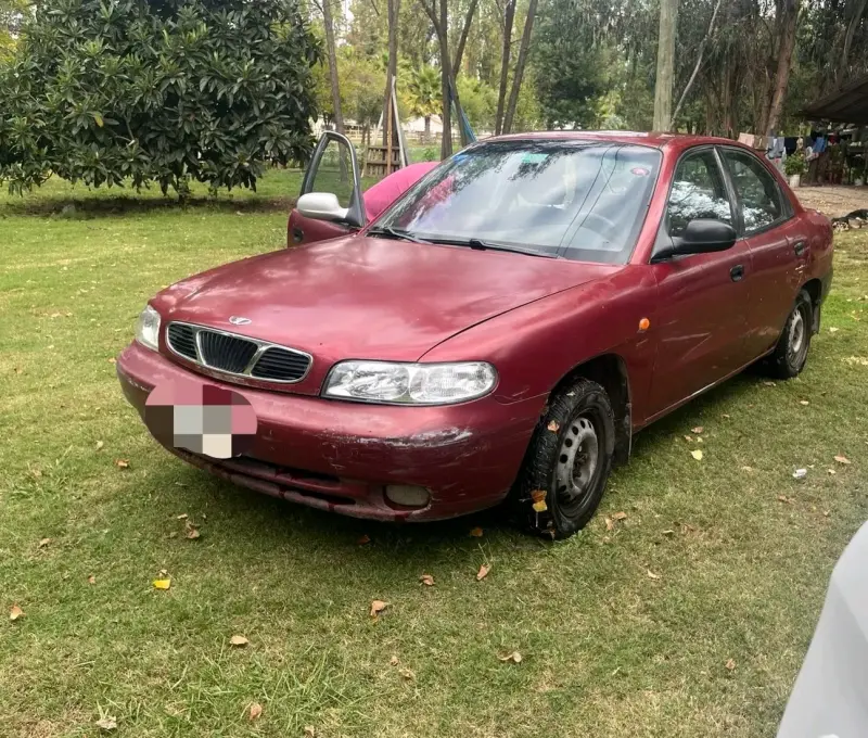 Auto daewoo nubiera rojo usado - 2