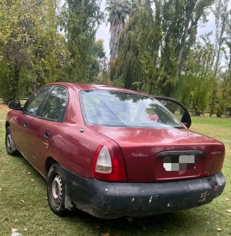 Auto daewoo nubiera rojo usado - 3