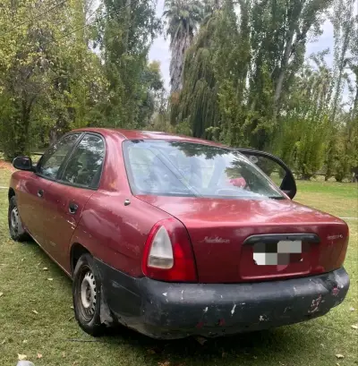 Auto daewoo nubiera rojo usado - miniatura 3