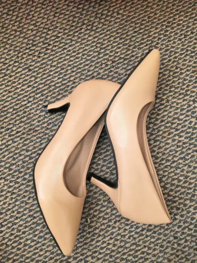 Zapatos beige de tacón bajo número 37 - miniatura 2