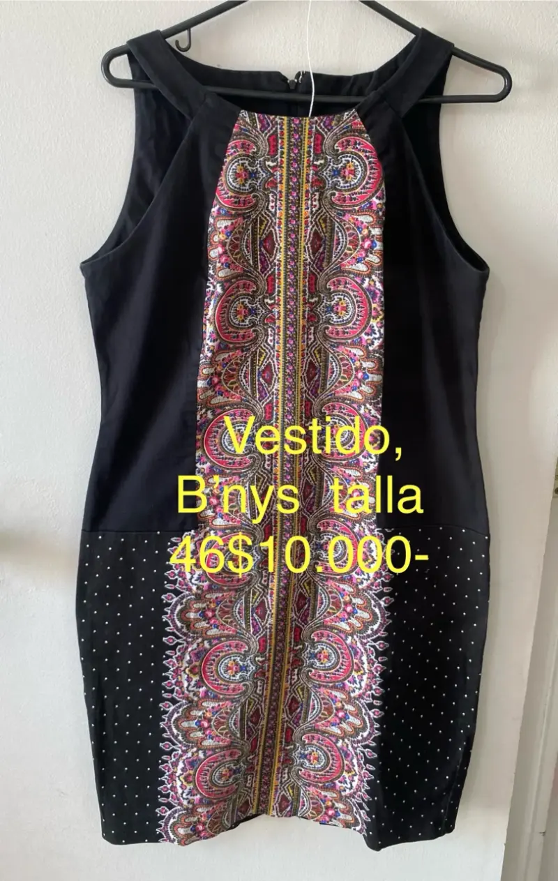 Vestido negro con diseño - 1