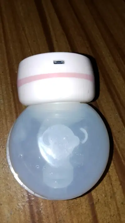 Extractor de leche manual con medidor - miniatura 2