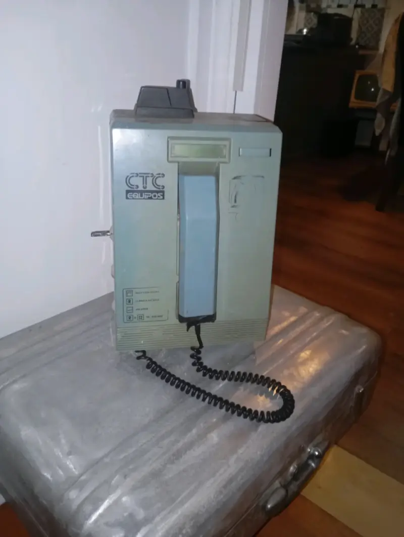 Teléfono público CTC antiguo - 1