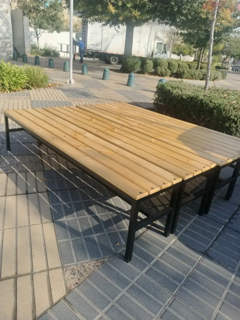 Banco de madera para exterior - 1