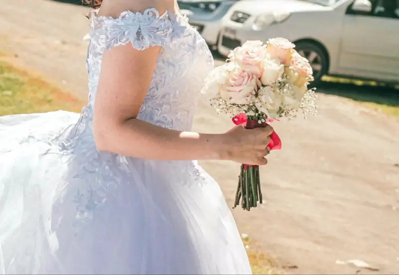 Vestido de novia blanco clásico con falso - 3